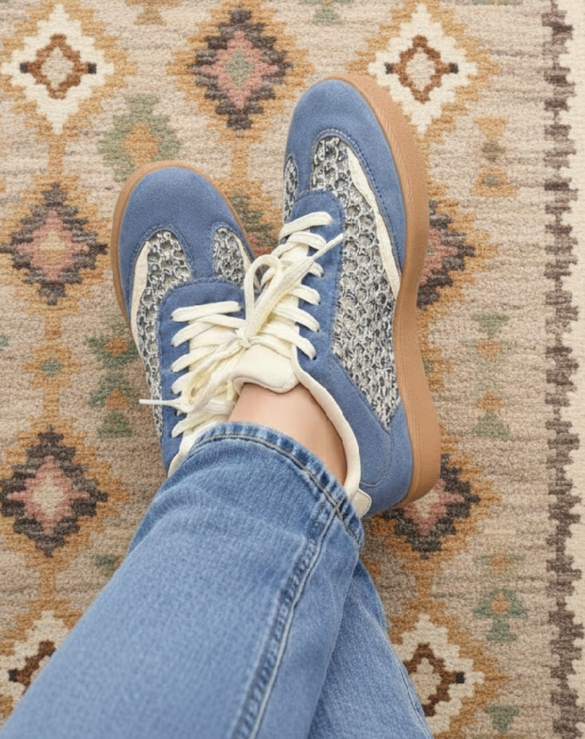 Blue athleisure sneaker