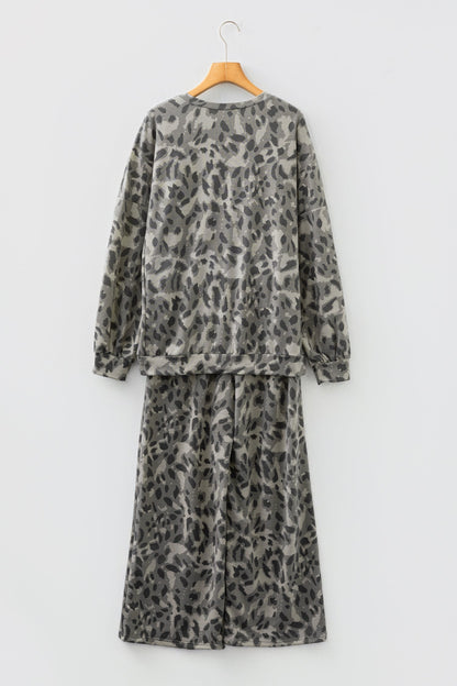 Leopard Raw-Seam Sweatshirt & Wide-Leg Pants Set — product image 3