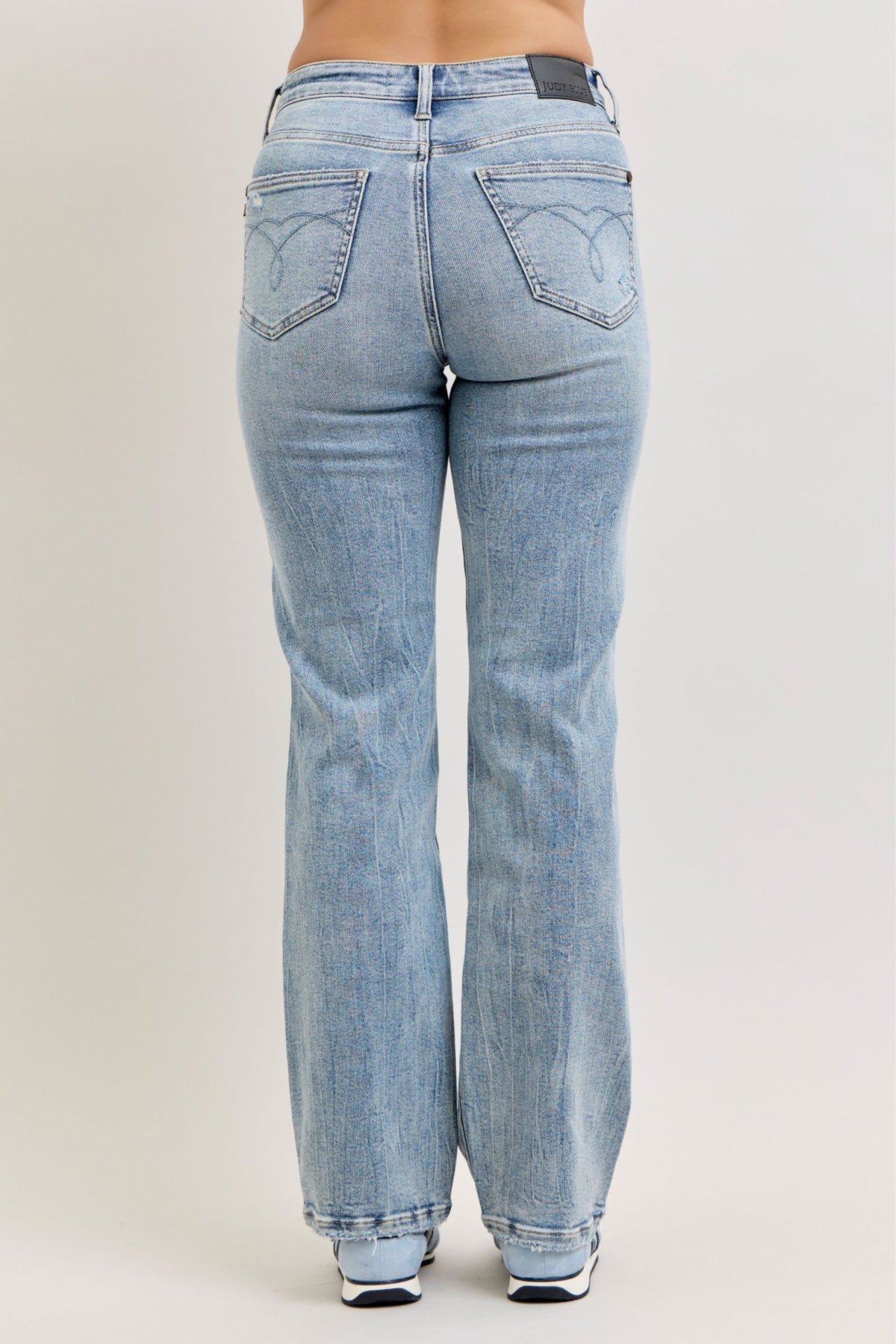 Judy Blue Light Wash Rigid Magic Slim Straight Jeans