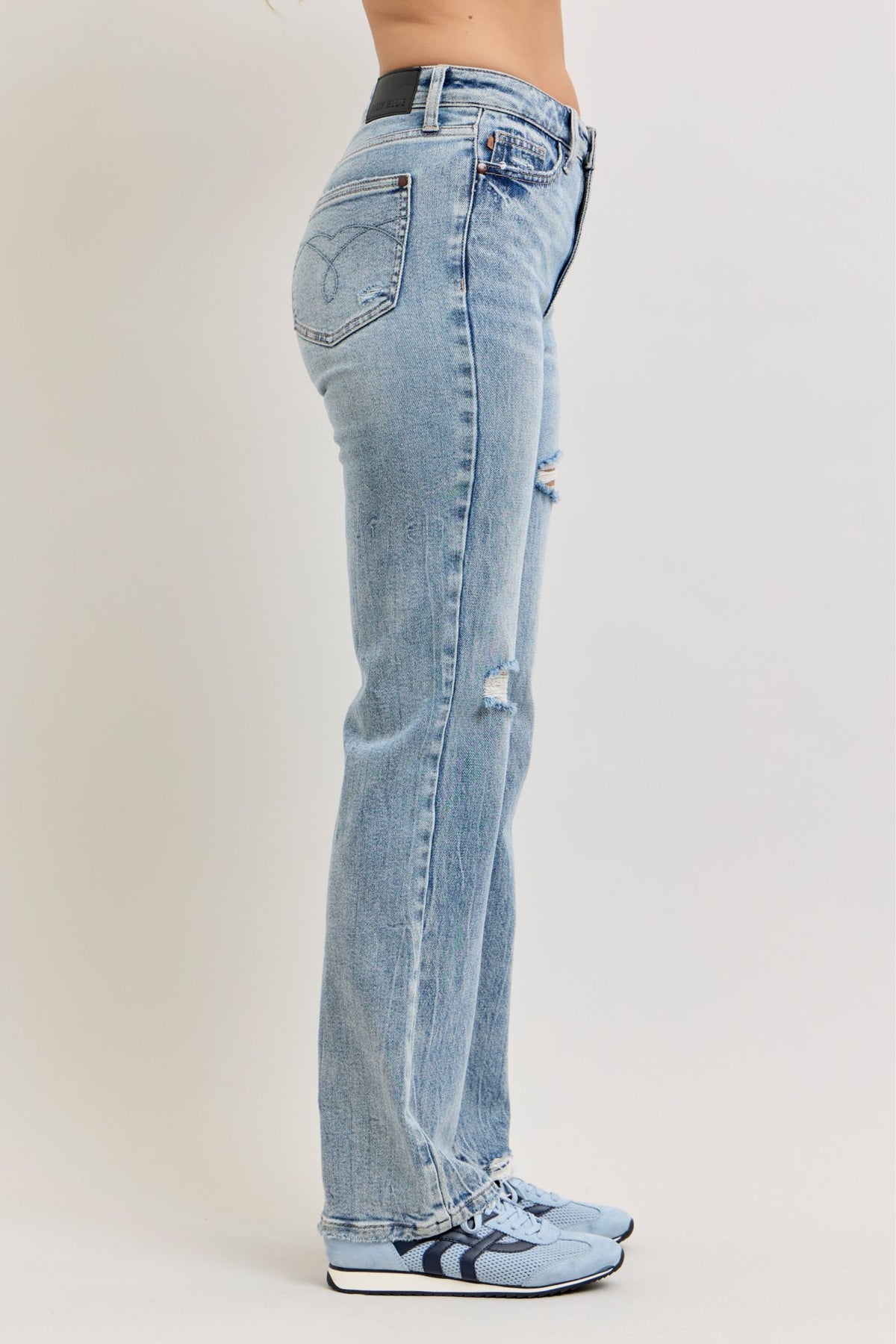 Judy Blue Light Wash Rigid Magic Slim Straight Jeans